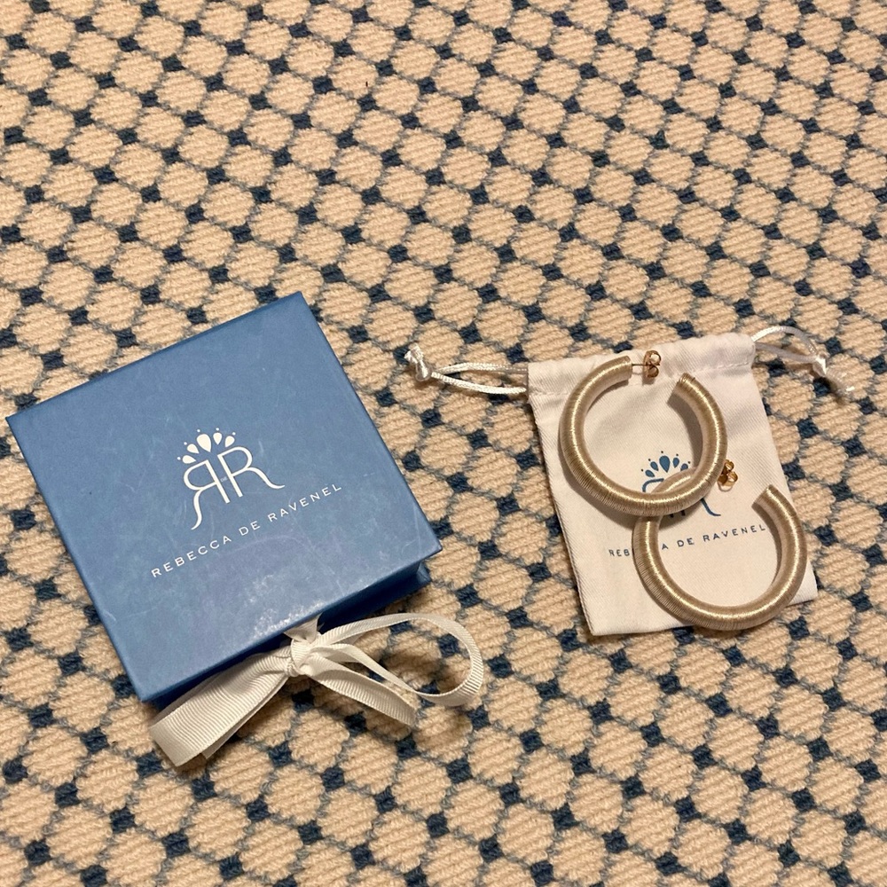 NWOT Rebecca de Ravenel Lurex Cord Hoop Earrings in Opal